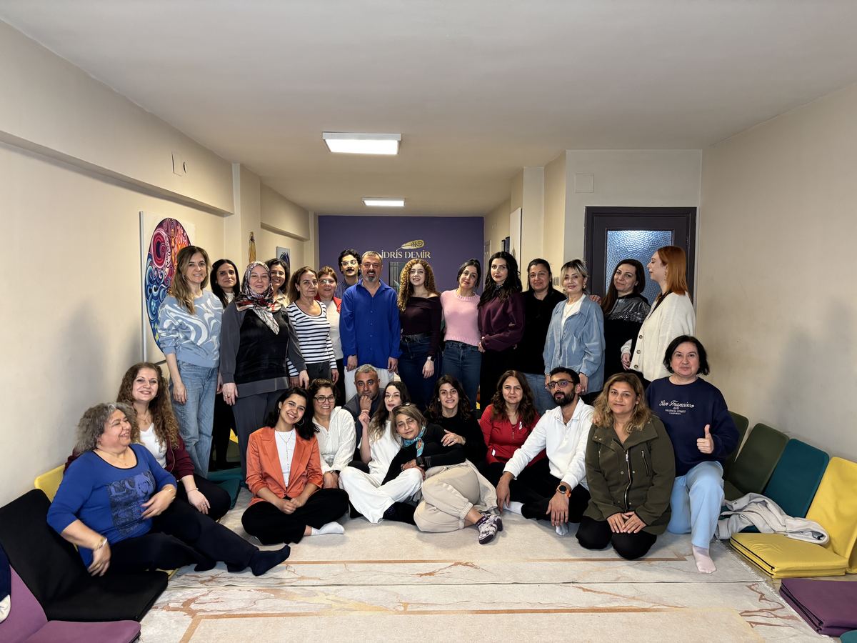 Adana aile dizimi çalışması grup fotoğrafı